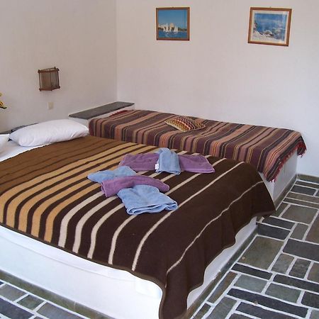 Pension Irini-Vicky Иос Хора Екстериор снимка