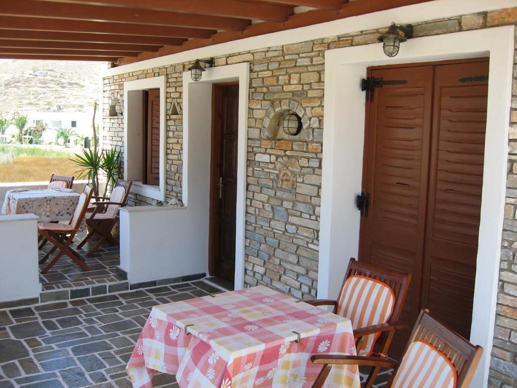 Pension Irini-Vicky Иос Хора Екстериор снимка