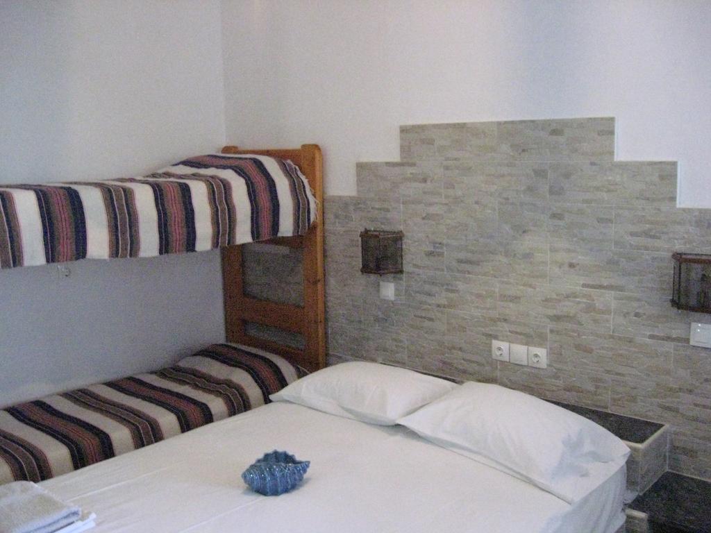 Pension Irini-Vicky Иос Хора Екстериор снимка