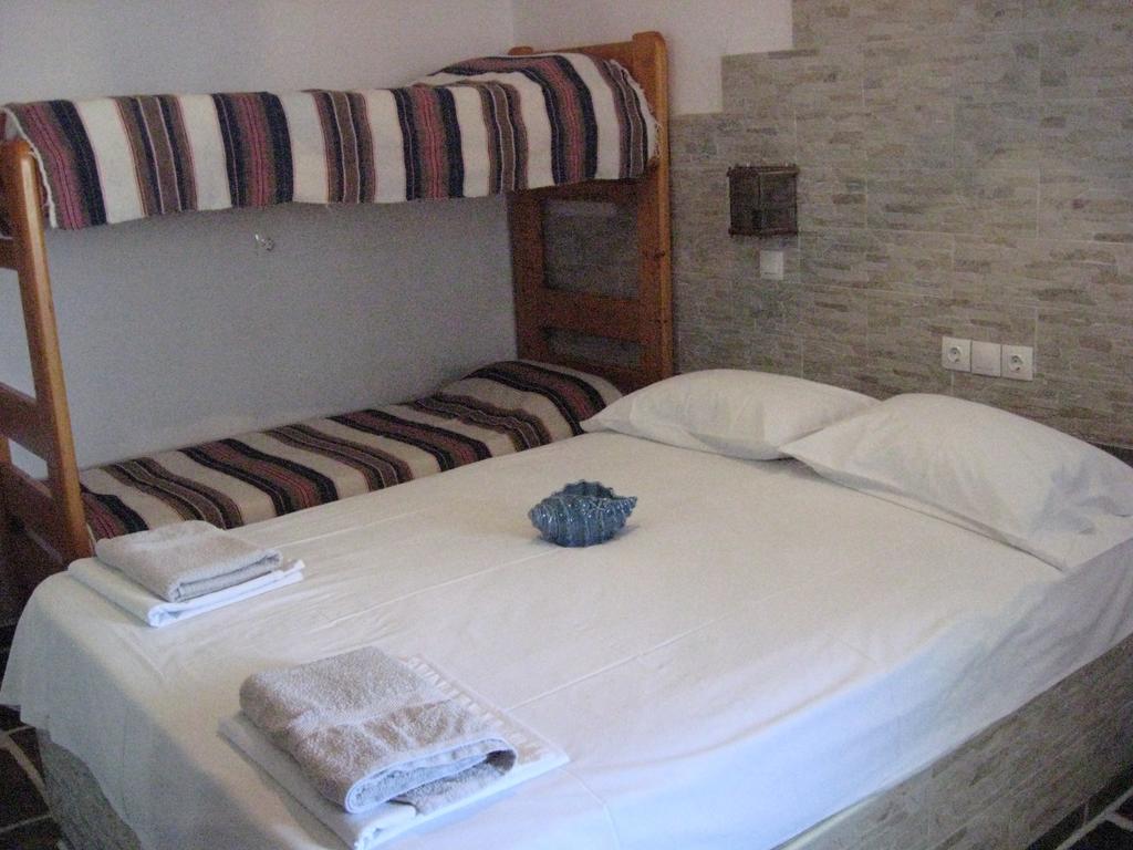 Pension Irini-Vicky Иос Хора Екстериор снимка